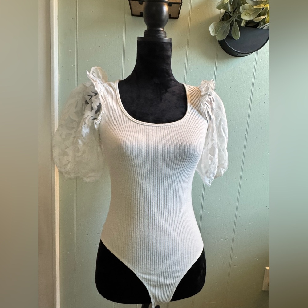 Jealous Tomato White Lace Puff Sleeve Bodysuit